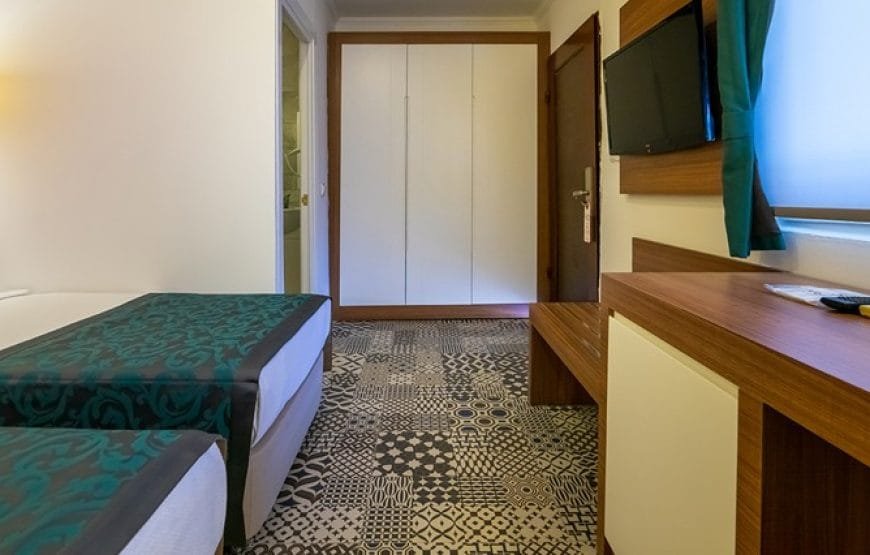 Armas Beach Hotel