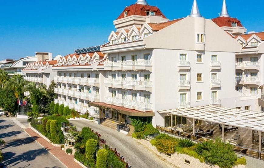 Aydınbey Famous Resort Hotel