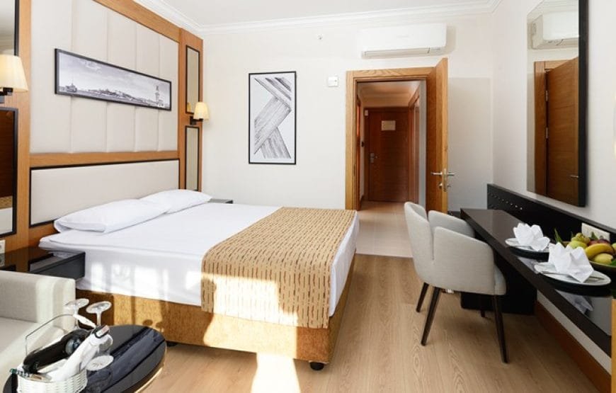 Aydınbey Famous Resort Hotel