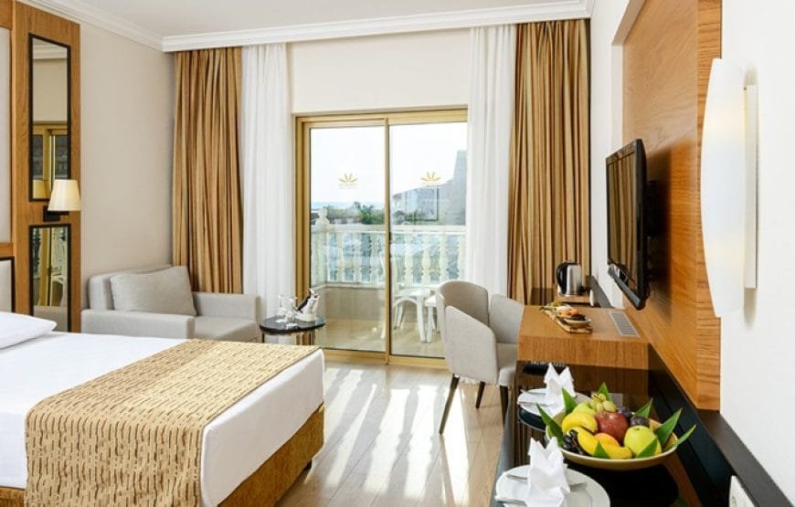 Aydınbey Famous Resort Hotel
