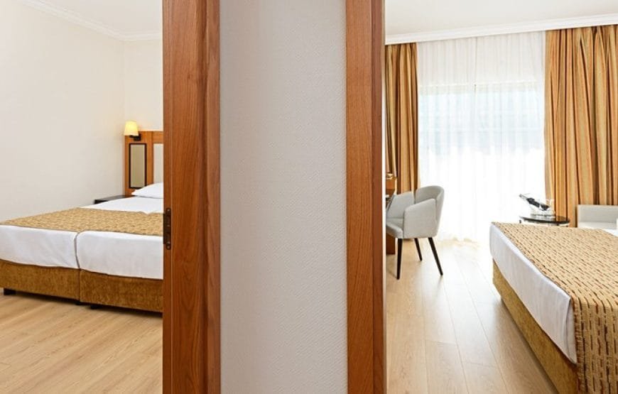Aydınbey Famous Resort Hotel