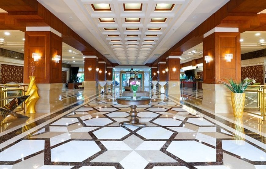 Crystal De Luxe Resort & Spa