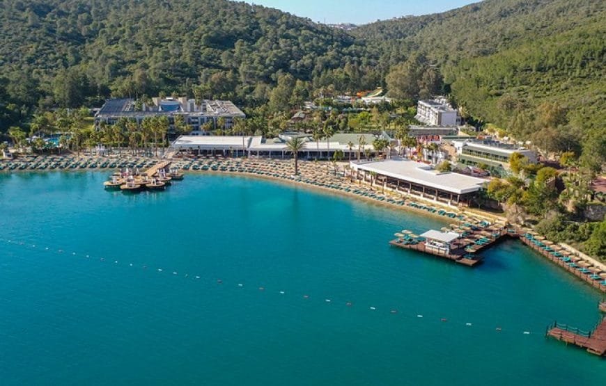 Crystal Green Bay Resort Spa