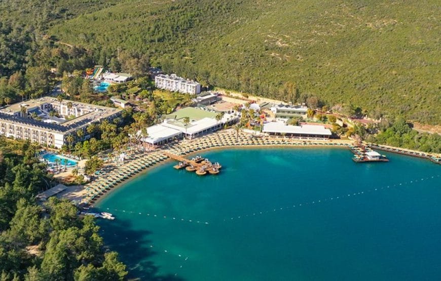 Crystal Green Bay Resort Spa