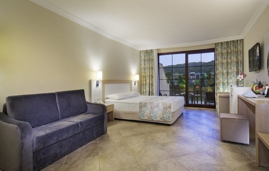 Crystal Green Bay Resort Spa