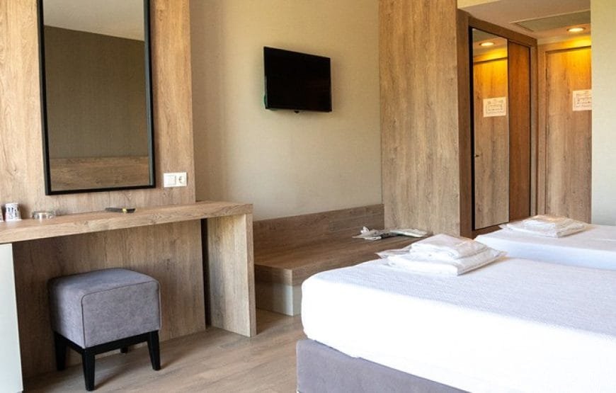 Lucida Beach Hotel