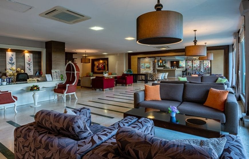 Palmeras Beach Hotel