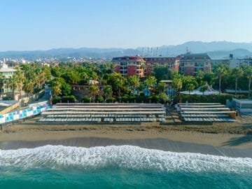 Palmeras Beach Hotel