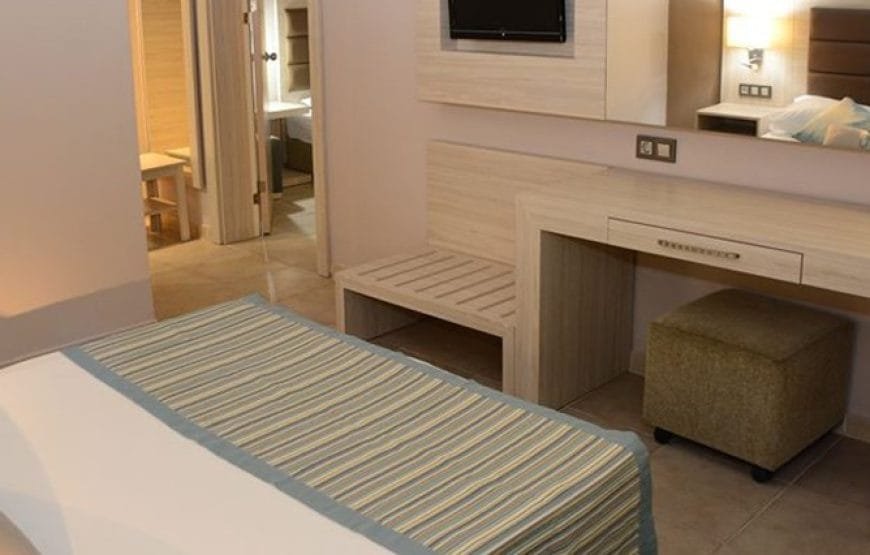 Palmeras Beach Hotel