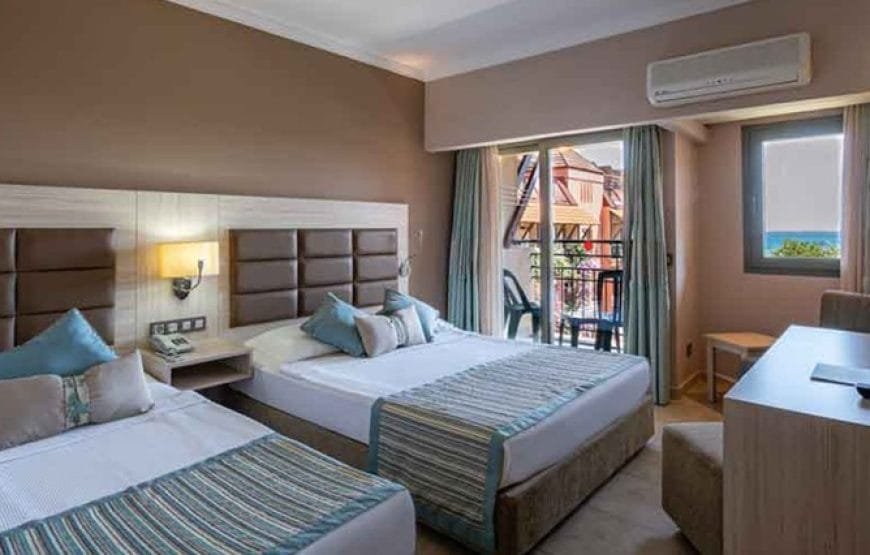 Palmeras Beach Hotel