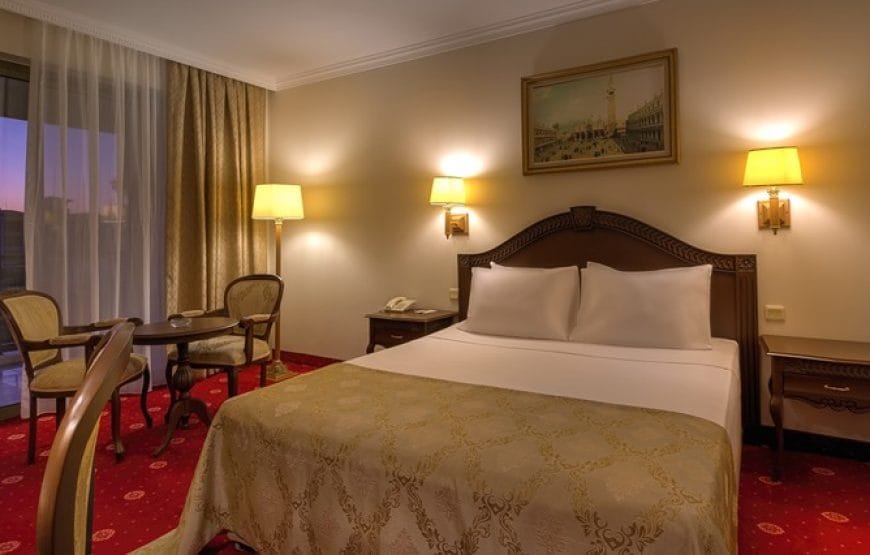 Venezia Palace Deluxe Resort Hotel